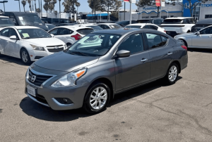 2017 Nissan versa