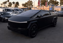2025 Tesla cybertruck