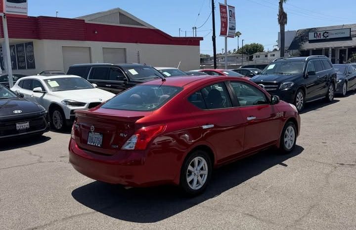 
								2014 Nissan versa full									