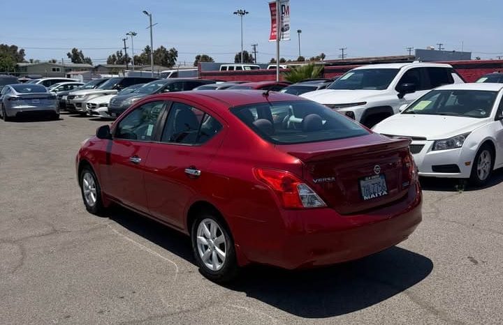
								2014 Nissan versa full									