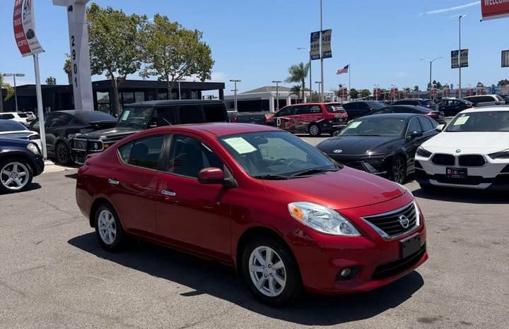 
								2014 Nissan versa full									