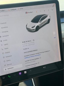 
										2020 Tesla model 3 Long Range Sedan 4D full									