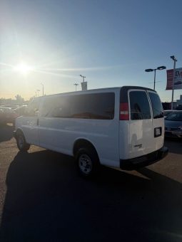 
										2017 Chevrolet express 2500 cargo Regular Van 3D full									