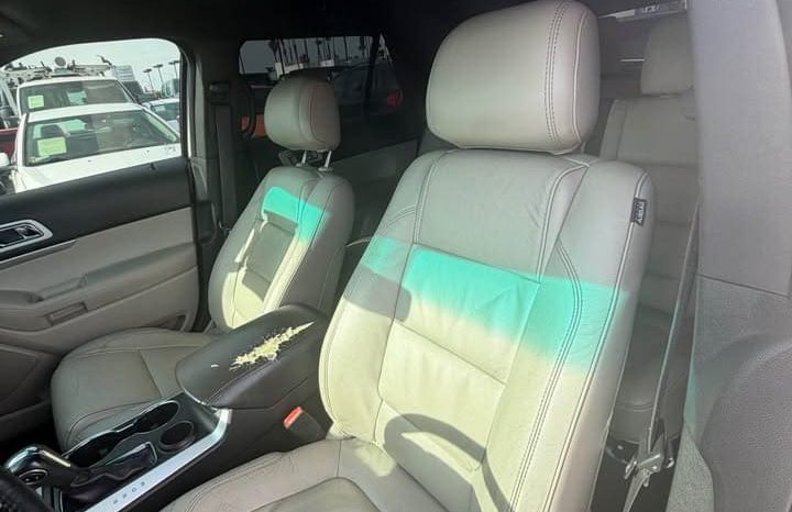 
								2015 Ford explorer full									