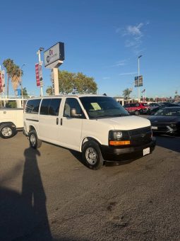 
										2017 Chevrolet express 2500 cargo Regular Van 3D full									