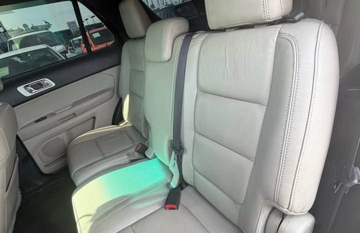 
								2015 Ford explorer full									