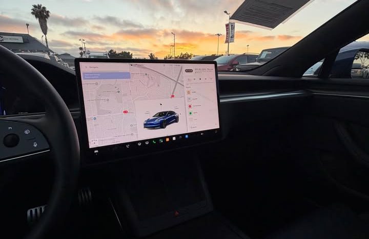 
								2025 Tesla model s Plaid Sedan 4D full									