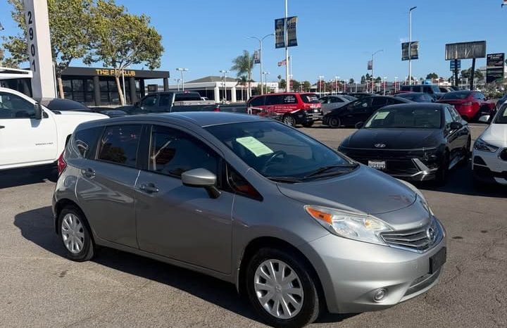 
								2015 Nissan versa note full									