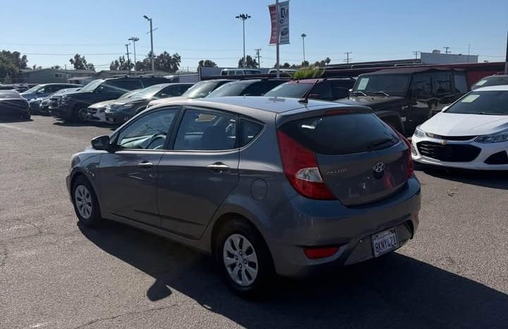 
								2015 Hyundai accent Hatchback 4D full									
