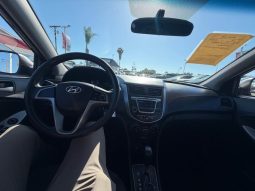 
										2015 Hyundai accent Hatchback 4D full									