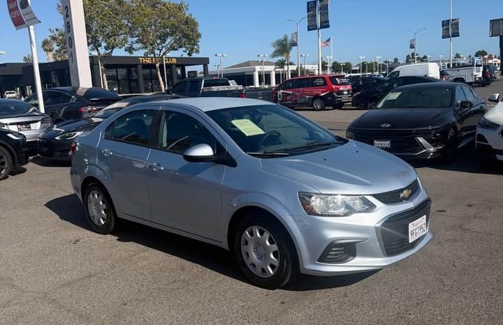 
								2017 Chevrolet sonic full									