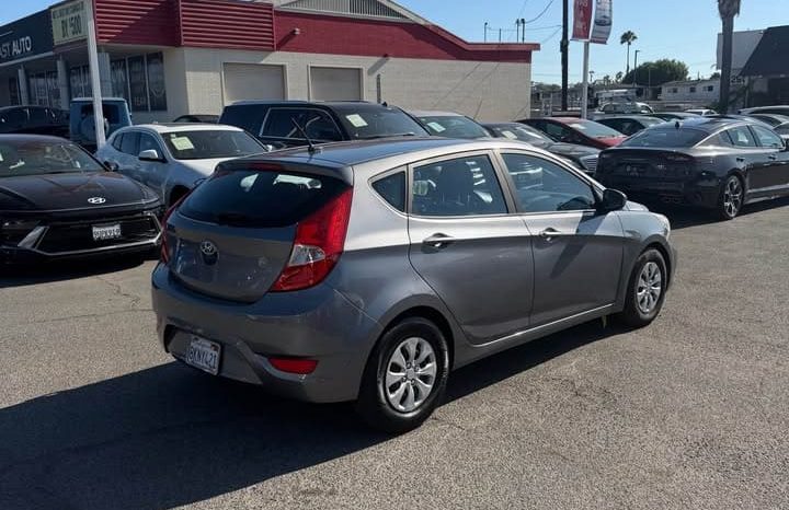 
								2015 Hyundai accent Hatchback 4D full									
