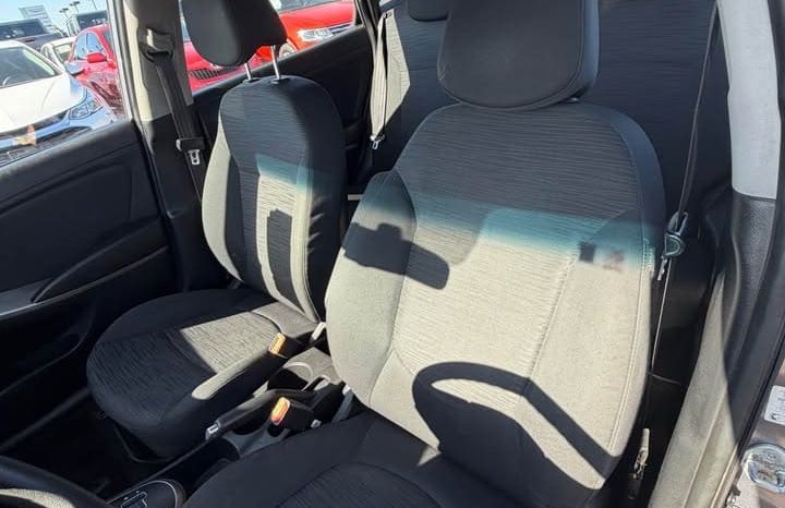 
								2015 Hyundai accent Hatchback 4D full									