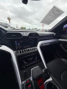
										2020 Lamborghini urus Sport Utility 4D full									