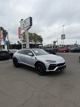 
										2020 Lamborghini urus Sport Utility 4D full									