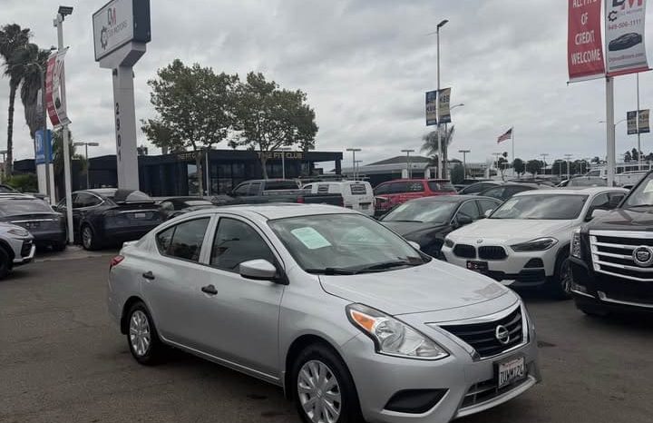 
								2016 Nissan versa full									