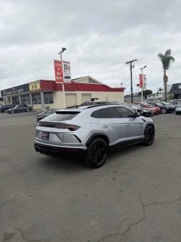 
										2020 Lamborghini urus Sport Utility 4D full									