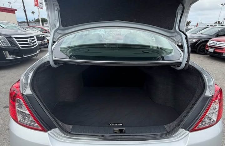 
								2016 Nissan versa full									
