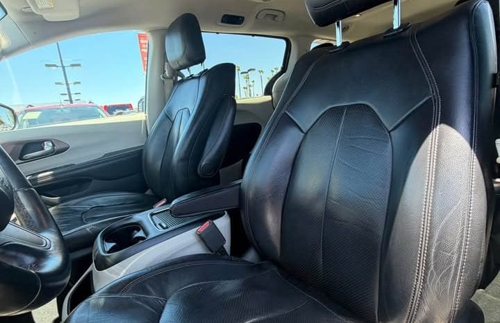 
								2017 Chrysler Pacifica full									