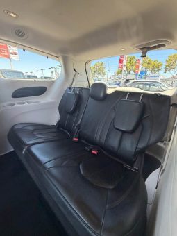 
										2017 Chrysler Pacifica full									
