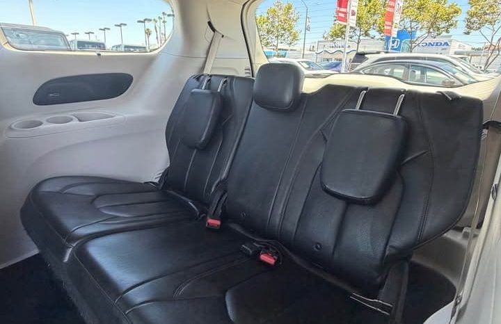 
								2017 Chrysler Pacifica full									