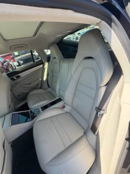 
										2017 Porsche Panamera full									