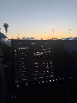 
										2026 Tesla model s Plaid Sedan 4D full									