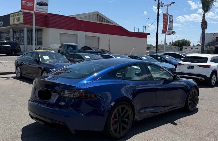 
								2023 Tesla model s Plaid Sedan 4D full									