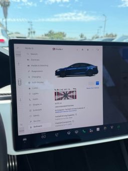
										2023 Tesla model s Plaid Sedan 4D full									