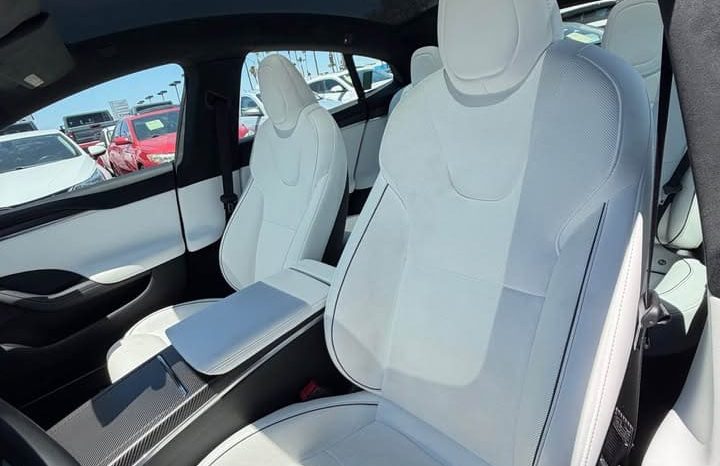 
								2023 Tesla model s Plaid Sedan 4D full									
