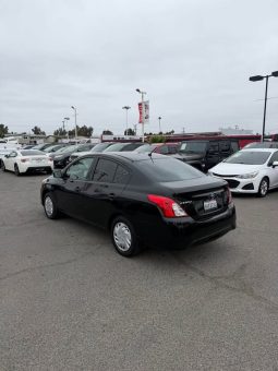 
										2017 Nissan versa S Sedan 4D full									