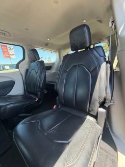 
										2017 Chrysler Pacifica full									
