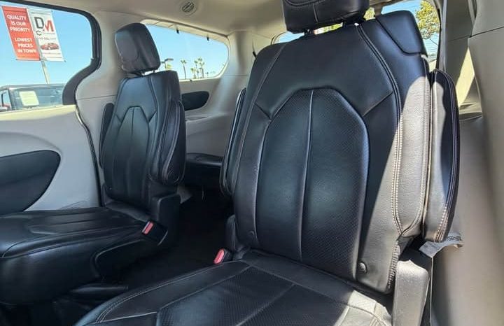 
								2017 Chrysler Pacifica full									