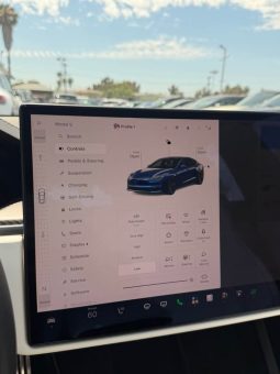 
										2023 Tesla model s Plaid Sedan 4D full									