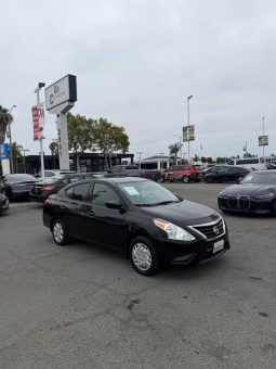 
										2017 Nissan versa S Sedan 4D full									