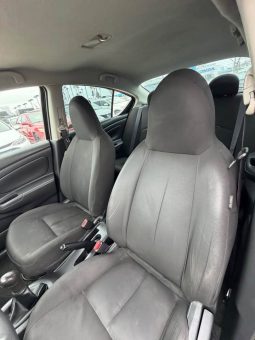 
										2017 Nissan versa S Sedan 4D full									