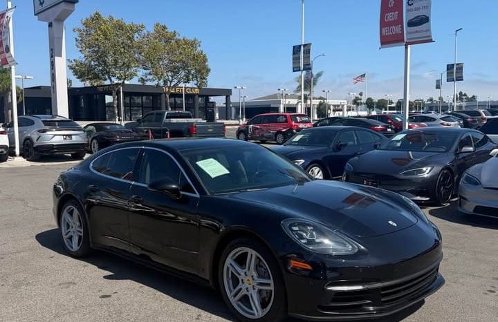 
								2017 Porsche Panamera full									
