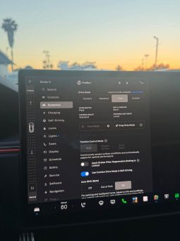 
										2026 Tesla model s Plaid Sedan 4D full									