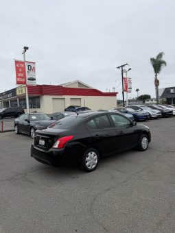 
										2017 Nissan versa S Sedan 4D full									