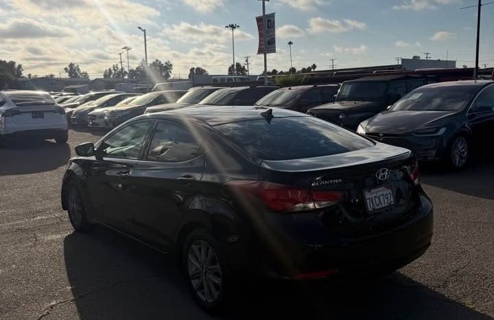 
								2015 Hyundai elantra full									