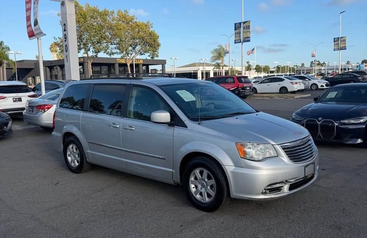 
								2012 Chrysler town & country full									