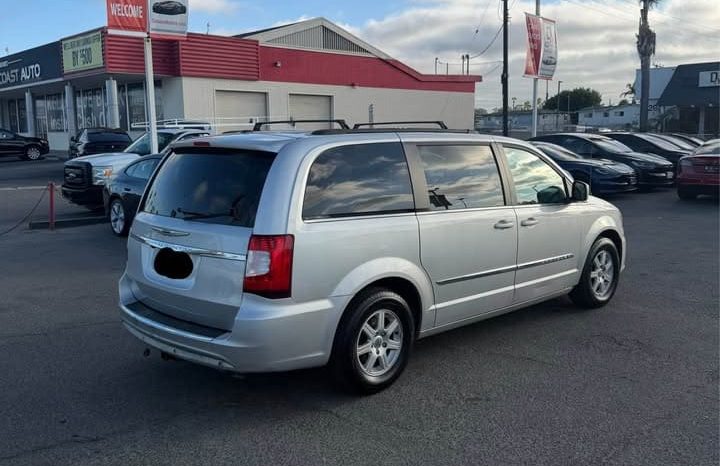 
								2012 Chrysler town & country full									