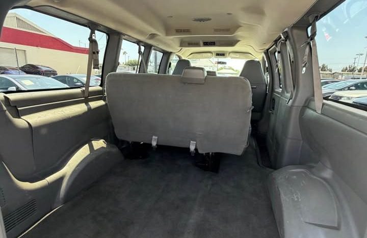 
								2008 Chevrolet express 2500 passenger full									