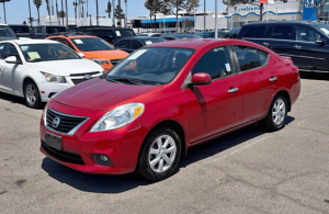 2014 Nissan versa