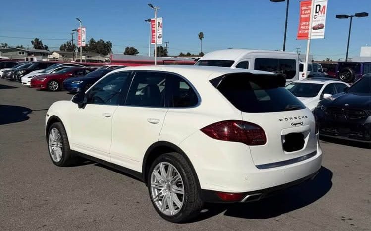 
								2011 Porsche cayenne S full									