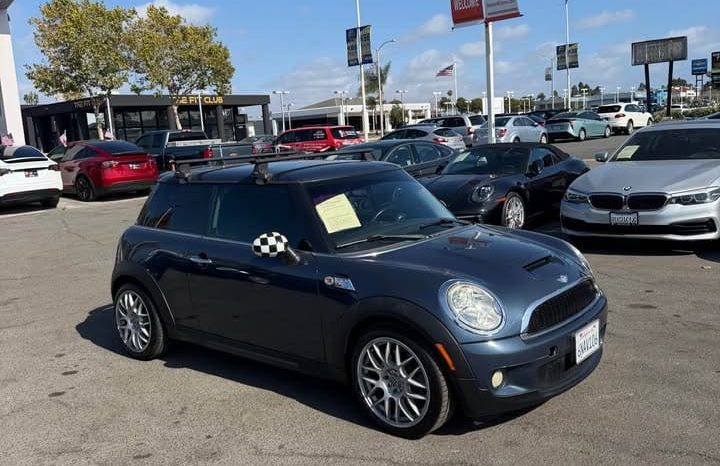 
								2010 MINI Cooper S Hatchback 2D full									