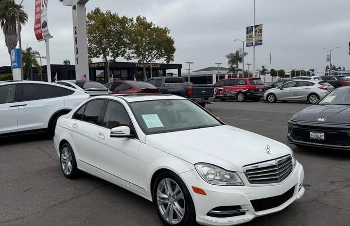
								2013 Mercedes-Benz c-class C 250 Luxury Sedan 4D full									