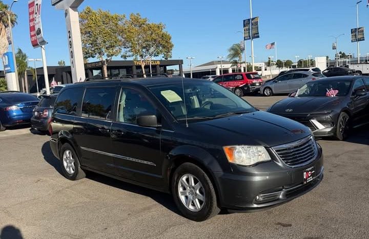 
								2012 Chrysler town & country full									