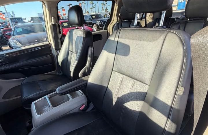 
								2012 Chrysler town & country full									