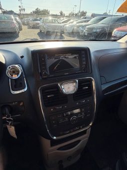 
										2012 Chrysler town & country full									